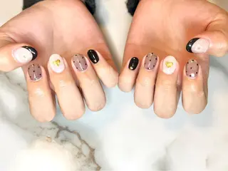 ミディアム ネイリスト シンのネイルデザイン