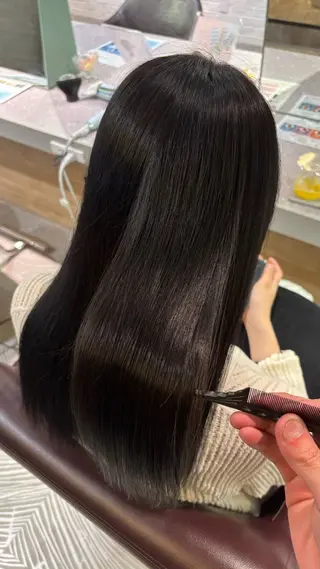 セミロング カラー ぷる艶カラー🌈 艶髪矯正✨遠藤龍雅のヘアスタイル