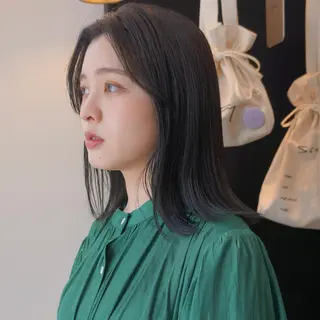 ミディアム カラー ダウンパーマ 【sity.ザイク】のヘアスタイル