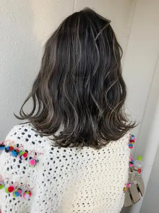 ミディアム カラー メンズハイトーン メンズバレイヤージュのヘアスタイル