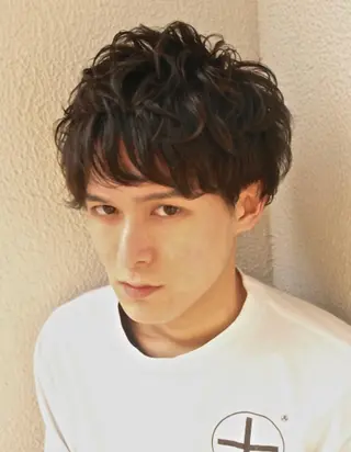 ミディアム パーマ メンズ SHIFT  渡辺通店所属・タカクラ カズキのヘアスタイル