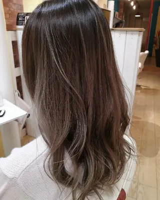 カラー 野田 茉希のヘアスタイル