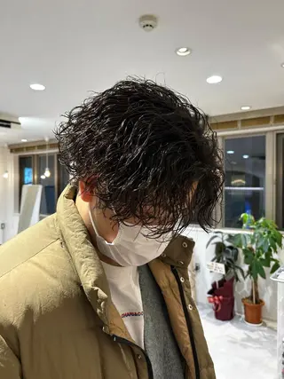 ミディアム パーマ メンズ AI TOKYO  横浜店所属・メンズ支持数No.1 👑リュウ👑のヘアスタイル