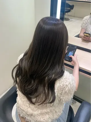 ロング 秋山 智香のヘアスタイル