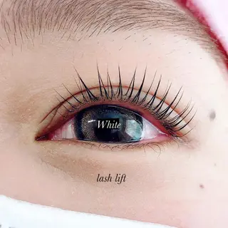 マツエク・マツパ White/マツエク /まつパ/耳つぼのマツエク・マツパデザイン