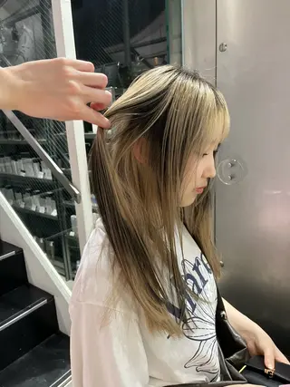 ロング カラー オノ テンタのヘアスタイル