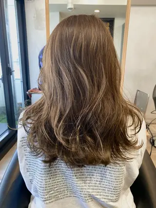 セミロング CHIBA/マンツー マン/艶髪と透け感のヘアスタイル