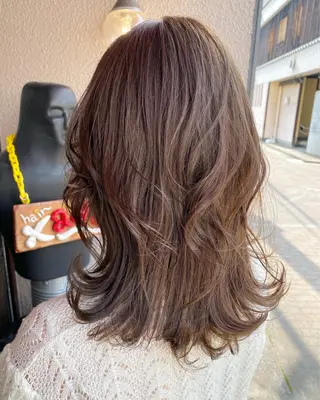 ミディアム カラー 玉木 育実のヘアスタイル
