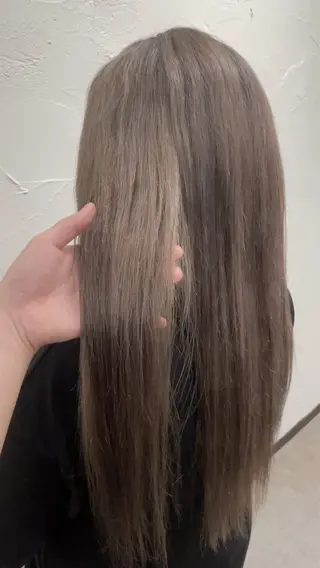 カラー 川村 瑠奈のヘアスタイル