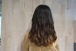 ミディアム 大場 優のヘアスタイル