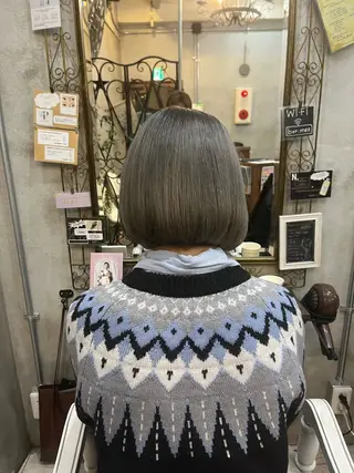 ショート カラー 艶髪/ハイトーン/ ヘアセット/モエノのヘアスタイル