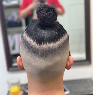 ショート 中元 淳のヘアスタイル