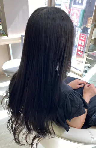 ロング 鬼澤 なお子のヘアスタイル