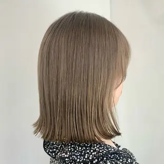 ミディアム カラー まろやかベージュ/ 大上なおみのヘアスタイル