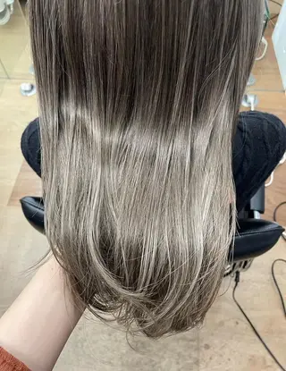 ロング カラー 柔らかストレートと ツヤカラー/和田陽向のヘアスタイル