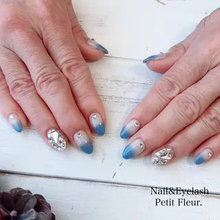 ネイル Petit Fleur所属・青柳 亜梨奈のマツエク・マツパデザイン
