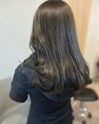ミディアム カラー トレンドと似合わせ/ マンツーマン/西上楓のヘアスタイル