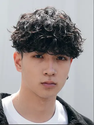 ミディアム カラー パーマ メンズ 夏果⭐︎fifth 天神 海外風パーマのヘアスタイル