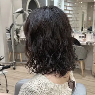 ミディアム パーマ 孝山 美蘭のヘアスタイル