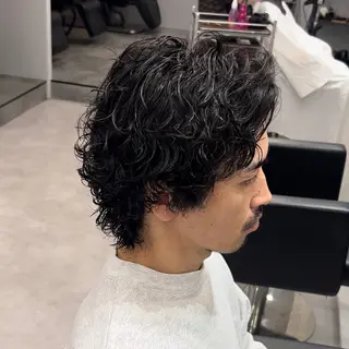 パーマ メンズ 曲がる縮毛矯正 LIBER 岩名のヘアスタイル