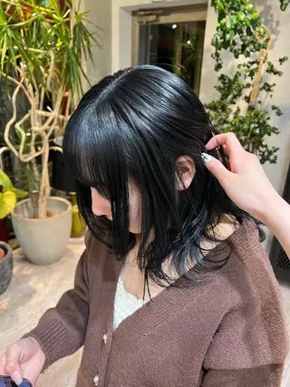 ミディアム カラー RINA .のヘアスタイル