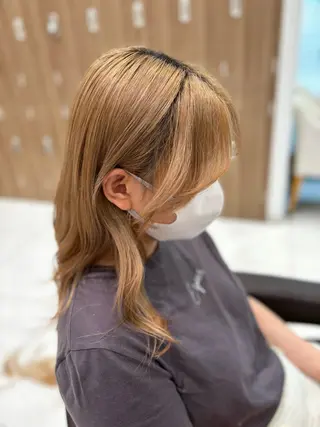 ロング 🐈‍⬛SARA🎀 ブリーチカラーのヘアスタイル