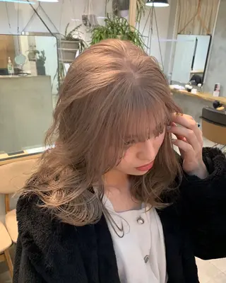 ミディアム カラー オリーブ/縮毛♡ Natsuno🩰のヘアスタイル