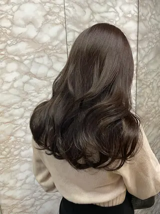 ミディアム カラー YEAU　PLUS所属・極上の艶髪 RINAのヘアスタイル