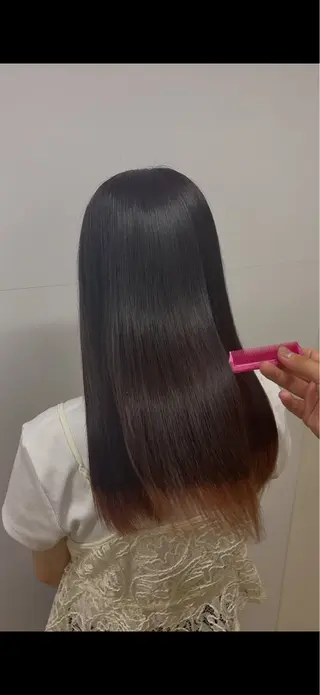 ロング ハイトーン/カラー やまとのヘアスタイル