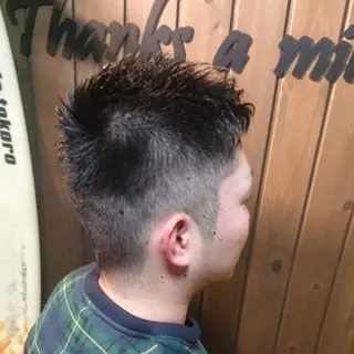 ショート サンフラット所属・岡林 選のヘアスタイル