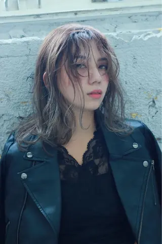 セミロング カラー tipi 香椎・千早のヘアスタイル