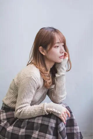 セミロング カラー 前髪/顔周り /レイヤー/秋山 元のヘアスタイル