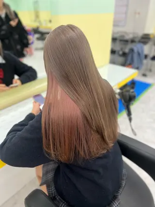 ロング カラー ハイトーンカラー 🦄レイヤーカットのヘアスタイル