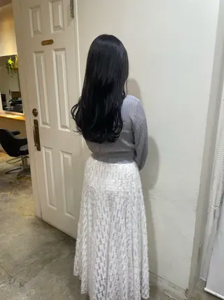 ロング カラー MIOベージュカラー 柔らかいカラーのヘアスタイル