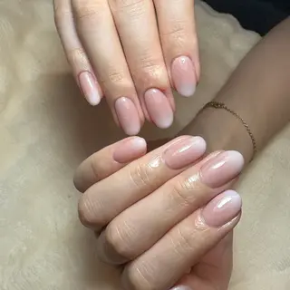 ネイル WHITE NAIL 難波店所属・廣 由麻のネイルデザイン