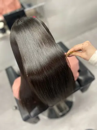 ロング 艶髪/縮毛矯正 🫧辻野海羽のヘアスタイル