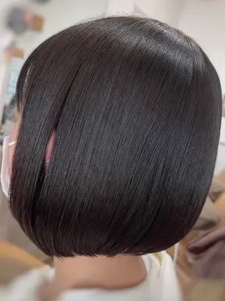 ミディアム カラー 亀井 結夏のヘアスタイル