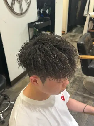 ミディアム パーマ メンズ TWIST windbycielのヘアスタイル