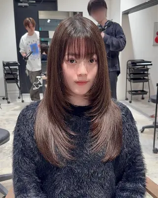 セミロング カラー パーマ ヘアアレンジ パク・ボミン小野リエ 韓国ハーフ🦊のヘアスタイル