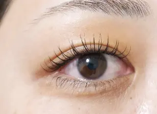 マツエク・マツパ 💜bora .のネイルデザイン