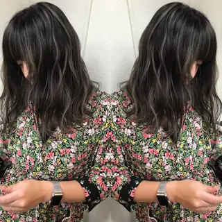 セミロング カラー パーマ ヘアアレンジ メンズハイトーン メンズバレイヤージュのヘアスタイル