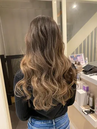 ロング 🌈評価No.1🌈 艶髪カラー❌エクステのヘアスタイル