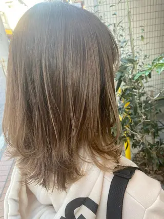 ミディアム 宮内 真乃のヘアスタイル