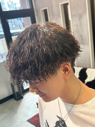 ミディアム 👑パーマの王様👑 【メンズ専門店】のヘアスタイル