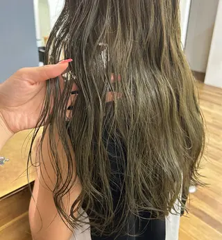 ロング siro所属・siro meruのヘアスタイル