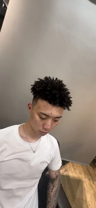 ミディアム 下野 健太のヘアスタイル