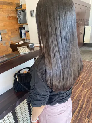 ロング トヨシマ シュウトのヘアスタイル