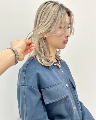 セミロング カラー ハイトーン/ブリーチ 似合せカット/パーマのヘアスタイル