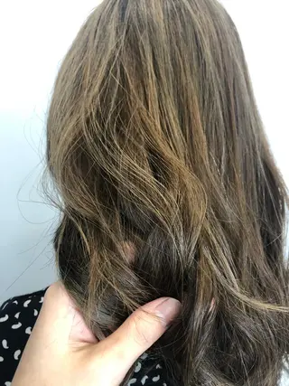 カラー 石毛 ひかるのヘアスタイル