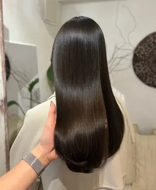 ロング カラー putri 川邉 優花のヘアスタイル